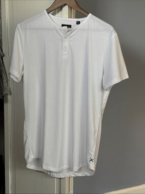Cuts Clothing - White Short-Sleeve Henley Tee